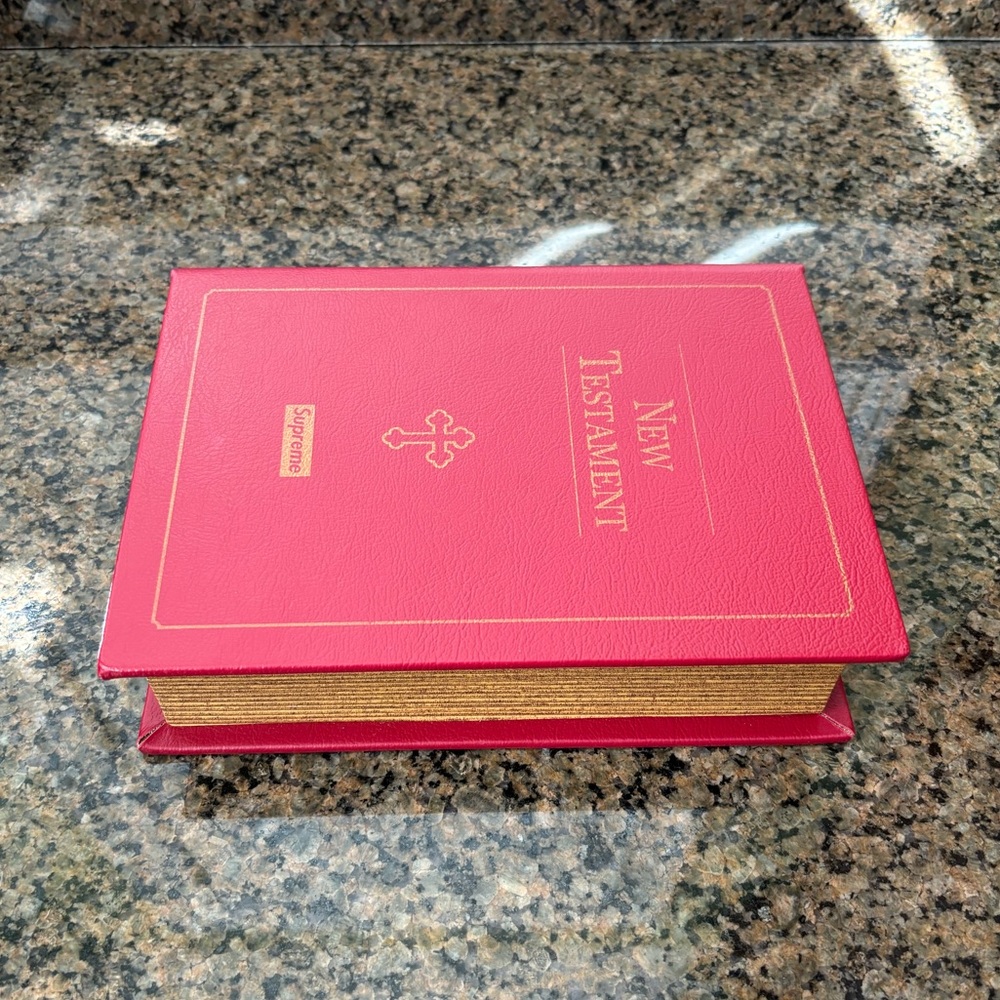 Supreme New Testament Stash Bible FW13 Book - Picture 5 of 9